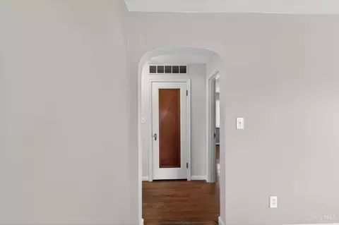 Entry Way - 6621 Winton Rd, Cincinnati, OH 45224 photo 2 of 4