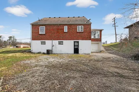 Exterior - 6621 Winton Rd, Cincinnati, OH 45224 photo 7 of 8