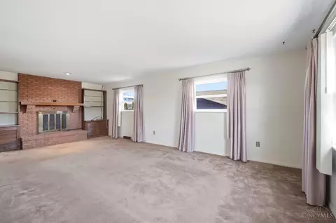 Living - 571 Libbejo Dr, Cincinnati, OH 45233 photo 1 of 3