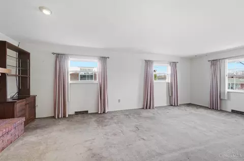 Living - 571 Libbejo Dr, Cincinnati, OH 45233 photo 3 of 3