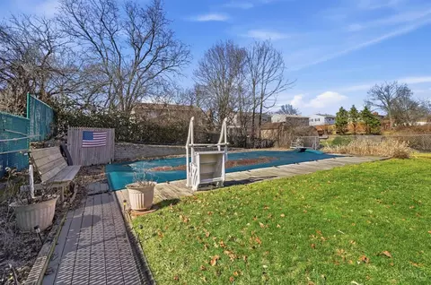Exterior - 571 Libbejo Dr, Cincinnati, OH 45233 photo 6 of 9