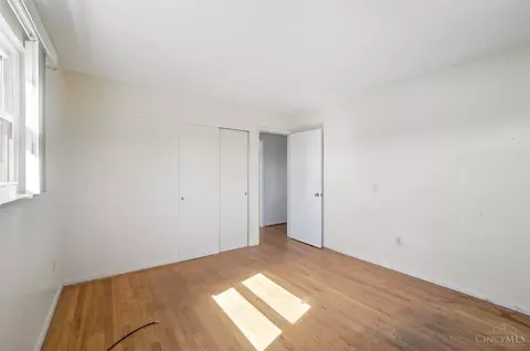 Bedroom - 571 Libbejo Dr, Cincinnati, OH 45233 photo 10 of 10