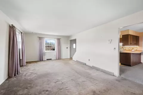 Living - 571 Libbejo Dr, Cincinnati, OH 45233 photo 2 of 3