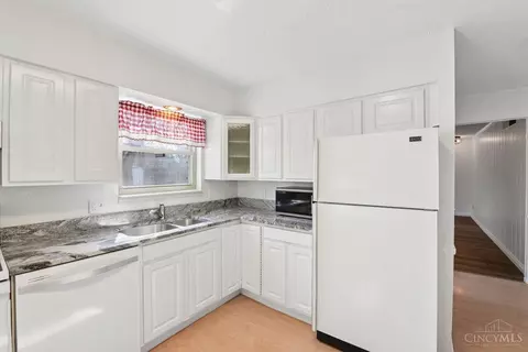 1128 Oldwick Dr, Reading, OH 45215 photo 9