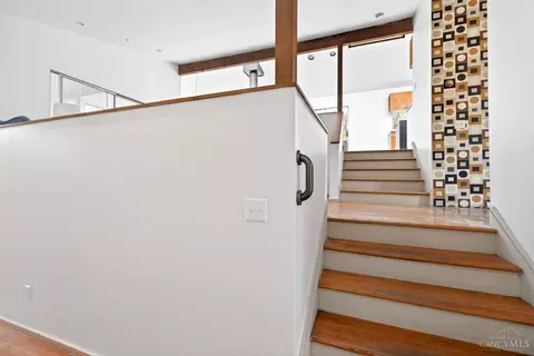 Entry Way - 3595 Cooper Rd, Blue Ash, OH 45241 photo 5 of 5