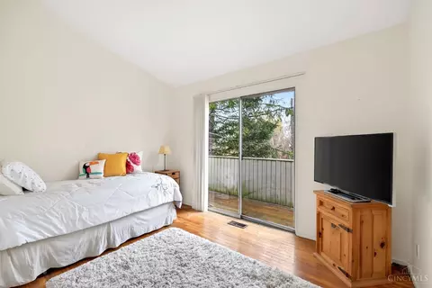 Bedroom - 3595 Cooper Rd, Blue Ash, OH 45241 photo 4 of 7