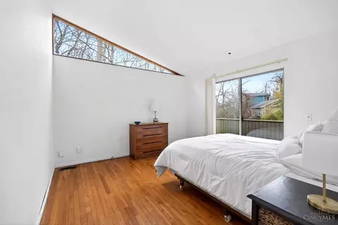 Bedroom - 3595 Cooper Rd, Blue Ash, OH 45241 photo 1 of 7