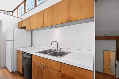 Kitchen - 3595 Cooper Rd, Blue Ash, OH 45241 photo 3 of 6