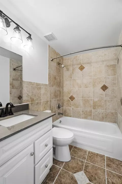 Bath - 6074 Johnson Rd, Cincinnati, OH 45248 photo 3 of 4