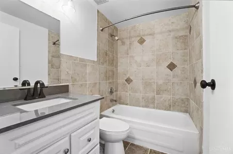Bath - 6074 Johnson Rd, Cincinnati, OH 45248 photo 4 of 4