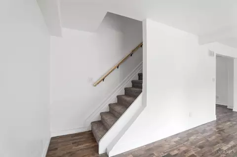 Entry Way - 6074 Johnson Rd, Cincinnati, OH 45248 photo 3 of 4