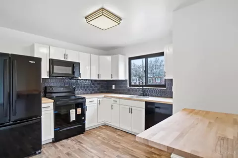 Kitchen - 6074 Johnson Rd, Cincinnati, OH 45248 photo 1 of 4