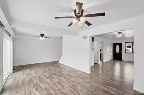 Living - 6074 Johnson Rd, Cincinnati, OH 45248 photo 5 of 8