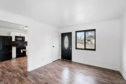 Living - 6074 Johnson Rd, Cincinnati, OH 45248 photo 1 of 8