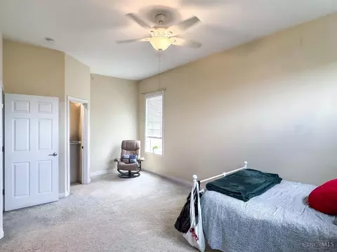 Bedroom - 207 Stetson St, Cincinnati, OH 45219 photo 3 of 3
