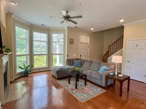 Living - 207 Stetson St, Cincinnati, OH 45219 photo 4 of 6