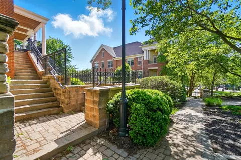 Exterior - 207 Stetson St, Cincinnati, OH 45219 photo 5 of 7