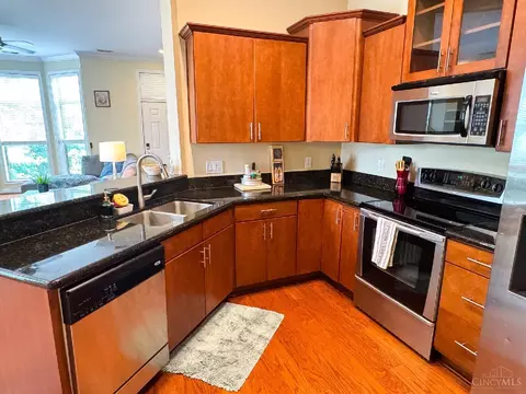 Kitchen - 207 Stetson St, Cincinnati, OH 45219 photo 2 of 2