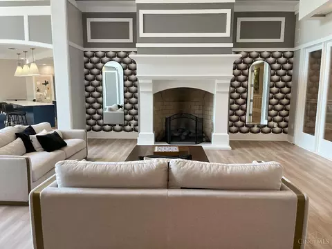 Living - 207 Stetson St, Cincinnati, OH 45219 photo 6 of 6