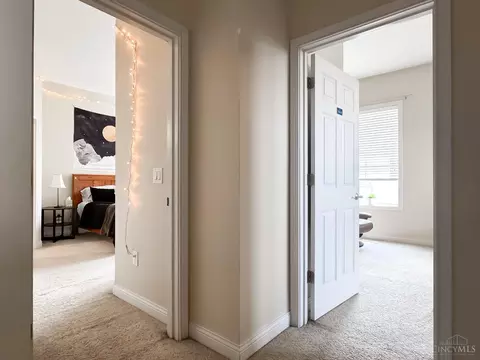 Entry Way - 207 Stetson St, Cincinnati, OH 45219 photo 3 of 3
