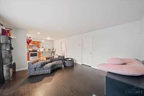 2465 Galbraith Rd, Cincinnati, OH 45237 photo 4