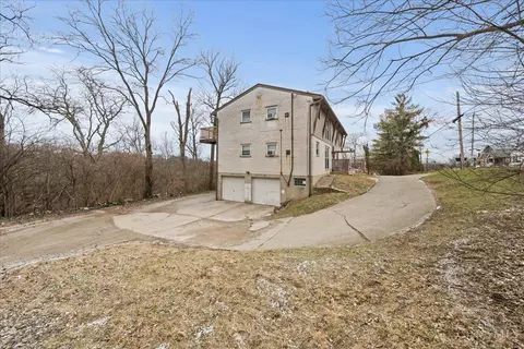 2465 Galbraith Rd, Cincinnati, OH 45237 photo 3