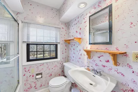 Bath - 741 N Bend Rd, Cincinnati, OH 45224 photo 3 of 6