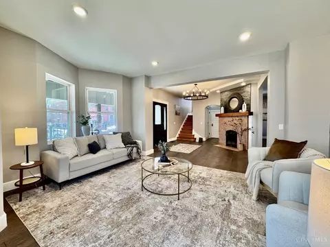 Living - 2014 Clarion Ave, Cincinnati, OH 45207 photo 3 of 7
