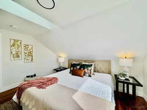 Bedroom - 2014 Clarion Ave, Cincinnati, OH 45207 photo 11 of 11