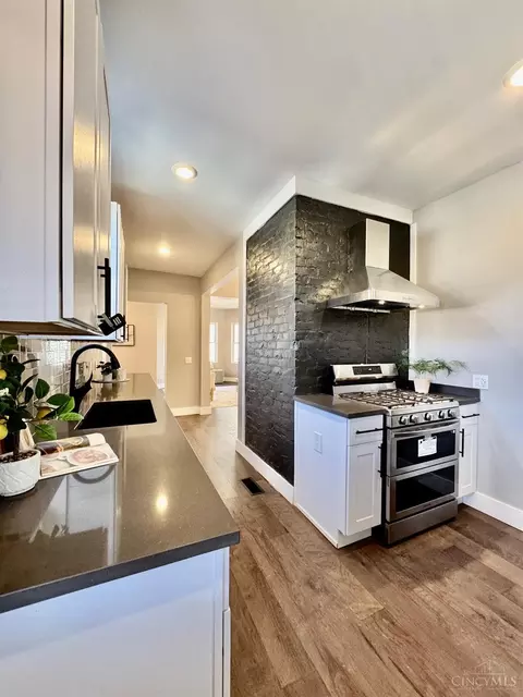 Kitchen - 2014 Clarion Ave, Cincinnati, OH 45207 photo 6 of 8