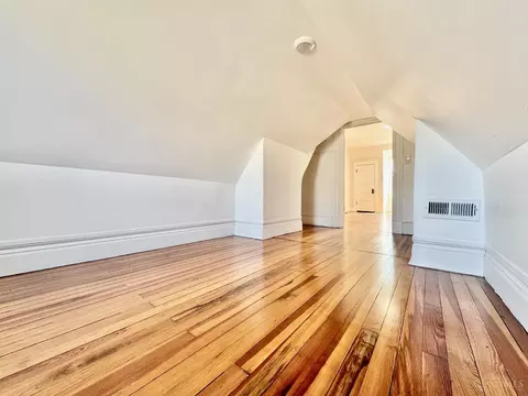 Bedroom - 2014 Clarion Ave, Cincinnati, OH 45207 photo 5 of 11