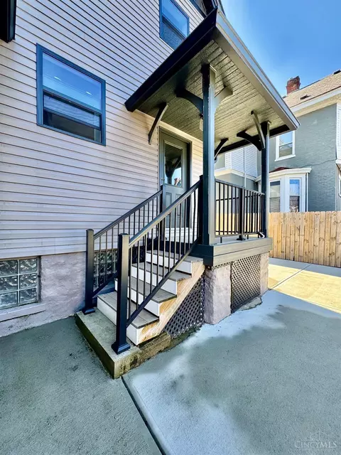 Exterior - 2014 Clarion Ave, Cincinnati, OH 45207 photo 4 of 6