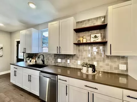 Kitchen - 2014 Clarion Ave, Cincinnati, OH 45207 photo 3 of 8
