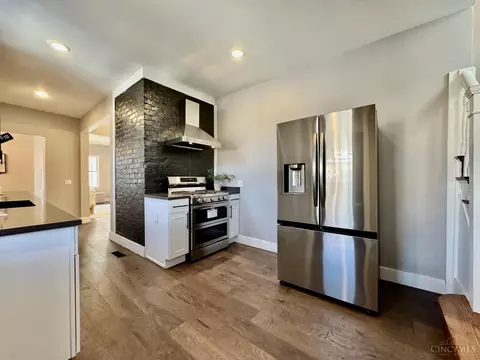 Kitchen - 2014 Clarion Ave, Cincinnati, OH 45207 photo 5 of 8
