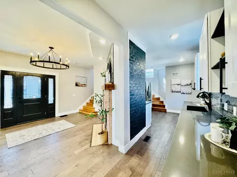 Entry Way - 2014 Clarion Ave, Cincinnati, OH 45207 photo 3 of 3