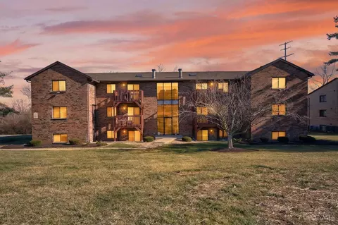 9508 Woodland Hills Dr, West Chester, OH 45011