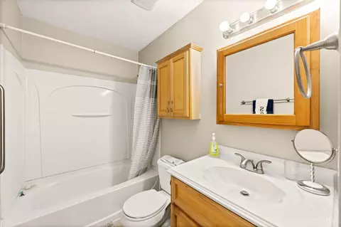 Bath - 4775 Timberknoll Dr, Cincinnati, OH 45244 photo 1 of 2