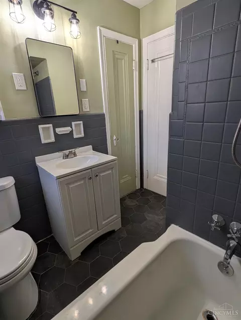 6656 Plainfield Rd, Silverton, OH 45236 photo 17