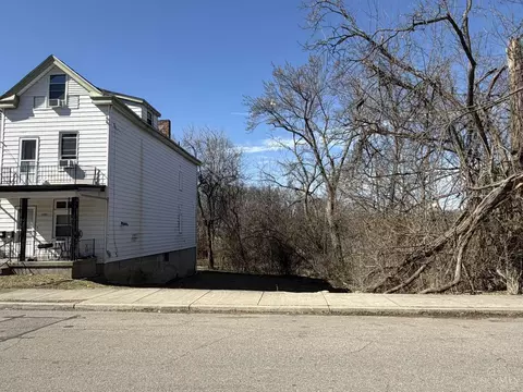 1261 Dewey Ave, Cincinnati, OH 45205 photo 2