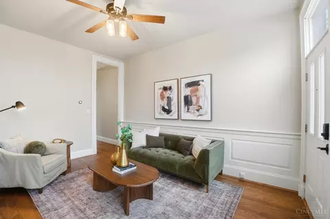 Living - 506 Baum St, Cincinnati, OH 45202 photo 2 of 4