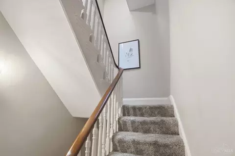 Entry Way - 506 Baum St, Cincinnati, OH 45202 photo 2 of 7