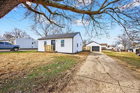 8081 Lawrence Dr, West Chester, OH 45069