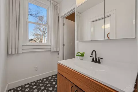 Bath - 3449 Craig Ave, Cincinnati, OH 45211 photo 1 of 3