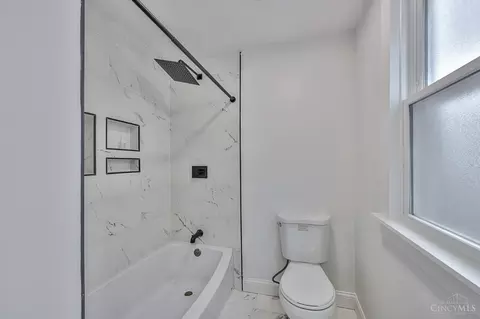 Bath - 5811 Bramble Ave, Cincinnati, OH 45227 photo 1 of 4