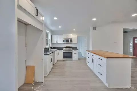 Kitchen - 5811 Bramble Ave, Cincinnati, OH 45227 photo 3 of 3
