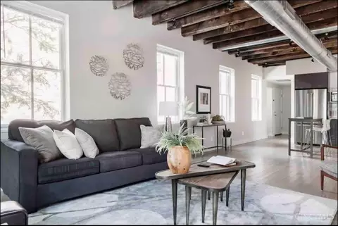 Living - 121 Green St, Cincinnati, OH 45202 photo 9 of 11