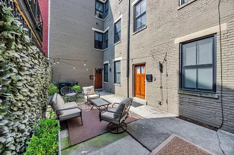 Exterior - 121 Green St, Cincinnati, OH 45202 photo 7 of 9