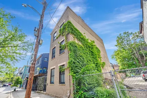 Exterior - 121 Green St, Cincinnati, OH 45202 photo 3 of 9