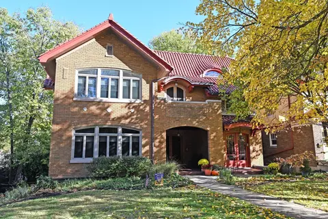 4 Burton Woods Ln, Cincinnati, OH 45229