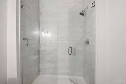 Bath - 33 Court St, Cincinnati, OH 45202 photo 2 of 2